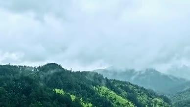 延时摄影雨后云雾大自然农家夏天视频的预览图